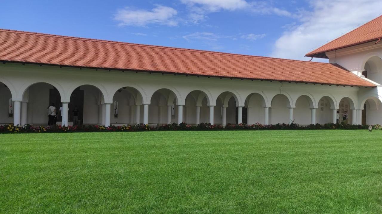 Pensiunea Maya Sîmbăta de Sus Exteriér fotografie